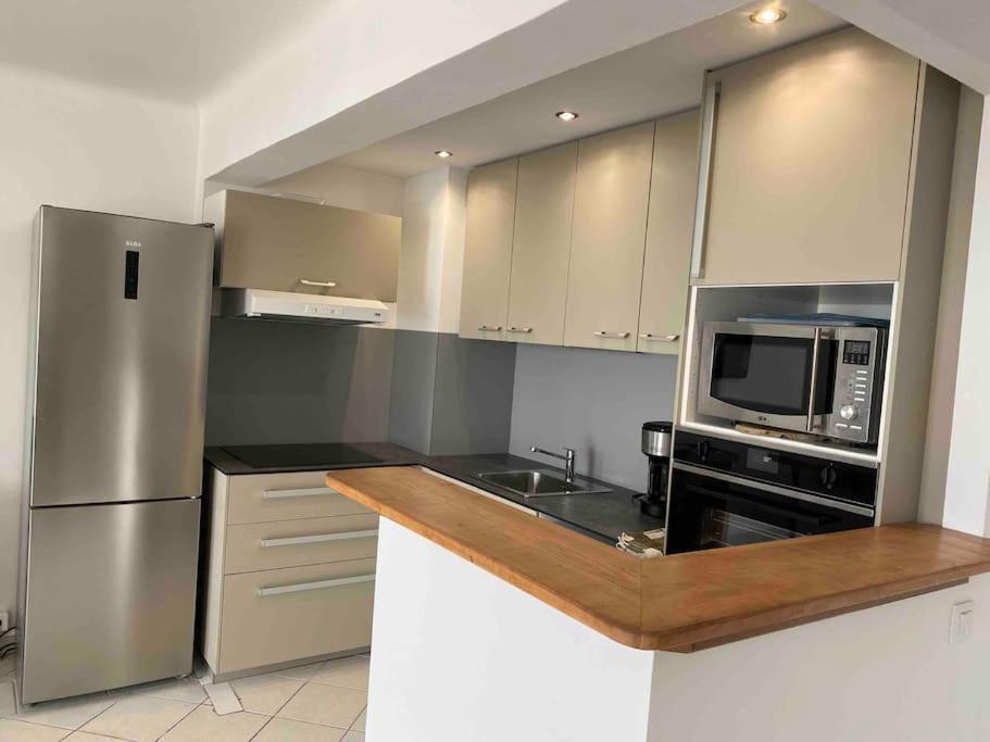 T3 Sur La Plage Vue Feerique Mer,Wifi, Parking Inclus , Clim La Ciotat Exteriér fotografie