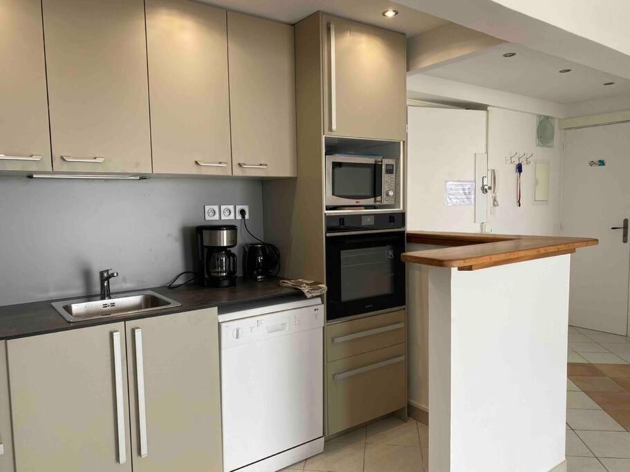 T3 Sur La Plage Vue Feerique Mer,Wifi, Parking Inclus , Clim La Ciotat Exteriér fotografie